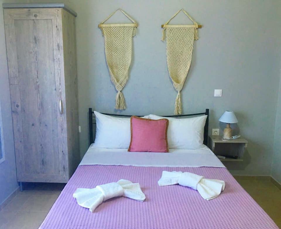 Almira - Rooms To Let Nea Roda Zewnętrze zdjęcie