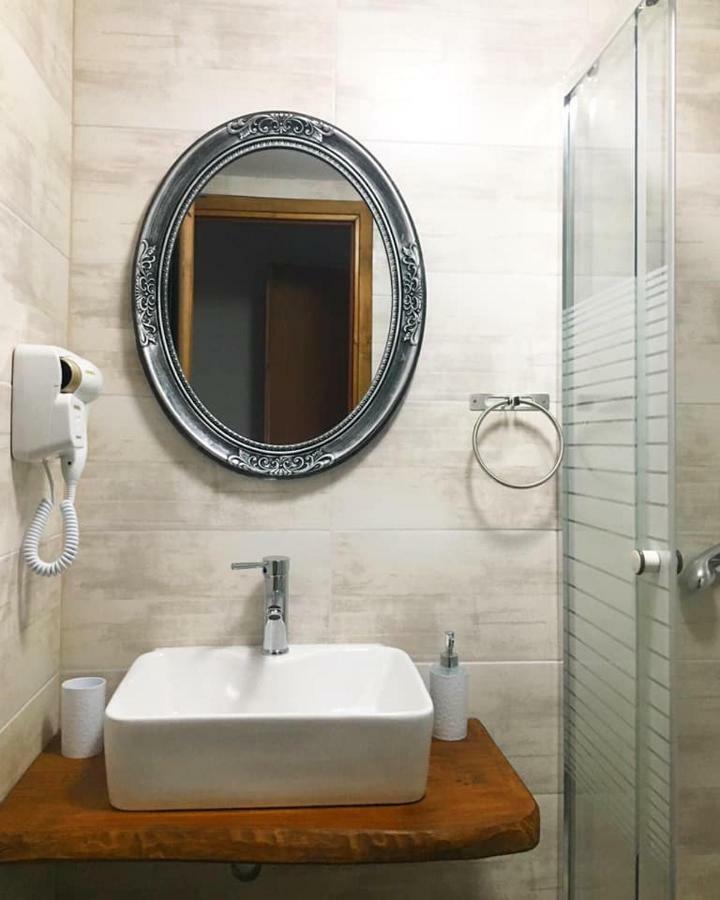 Almira - Rooms To Let Nea Roda Zewnętrze zdjęcie